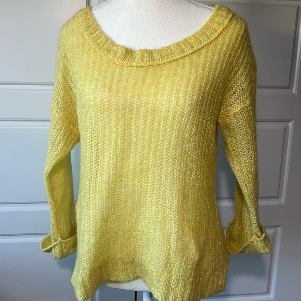 Mossimo Yellow Knit Sweater Lightweight Pullover Long Sleeve Casual Top Medium
